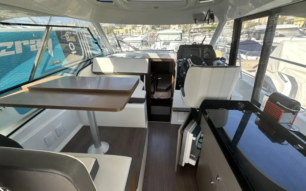 slider 1 Beneteau Antares 9 OB