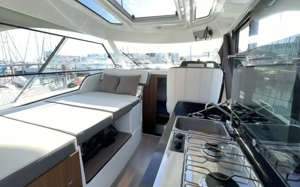 slider 4 Beneteau Antares 9 OB