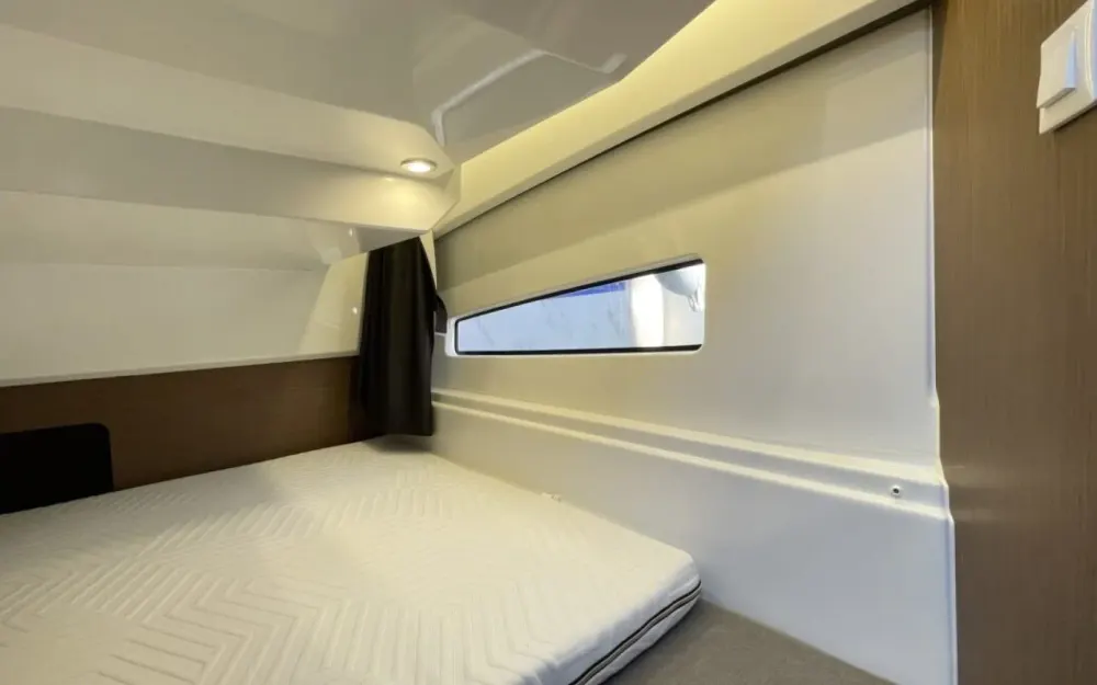 slider 6 Beneteau Antares 9 OB