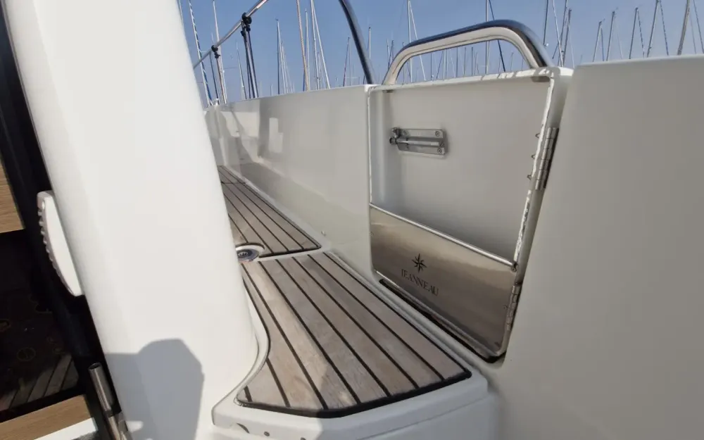 slider 12 Jeanneau Merry Fisher 895