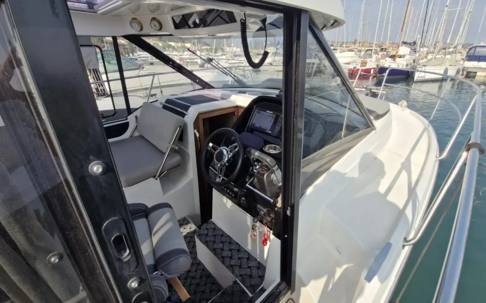 slider 7 Jeanneau Merry Fisher 895