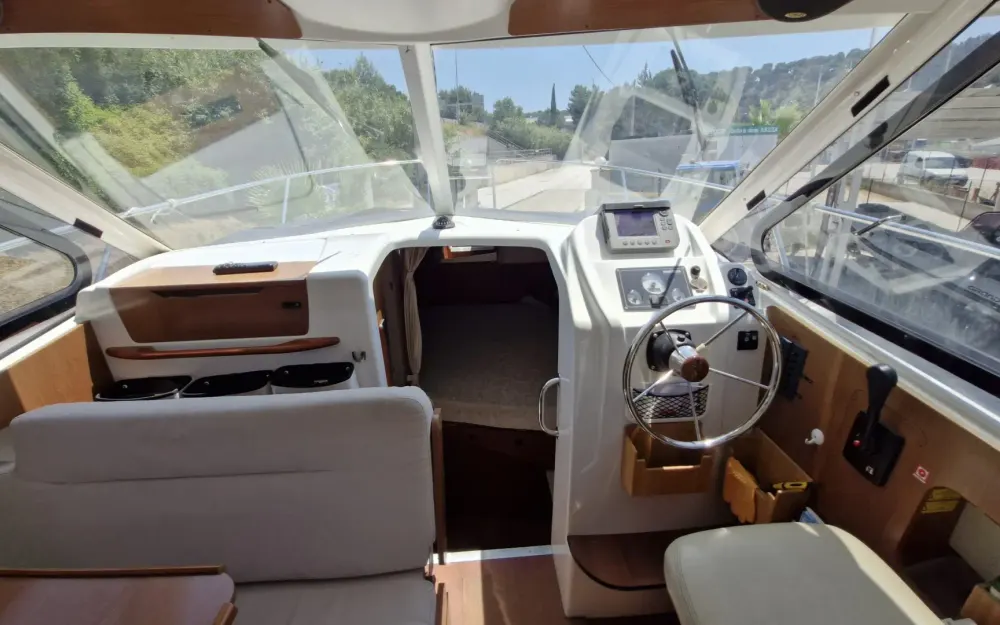 slider 13 Beneteau antares 8s