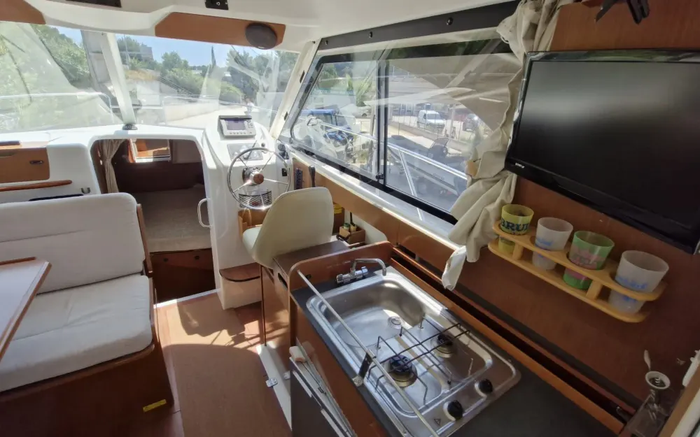slider 1 Beneteau antares 8s