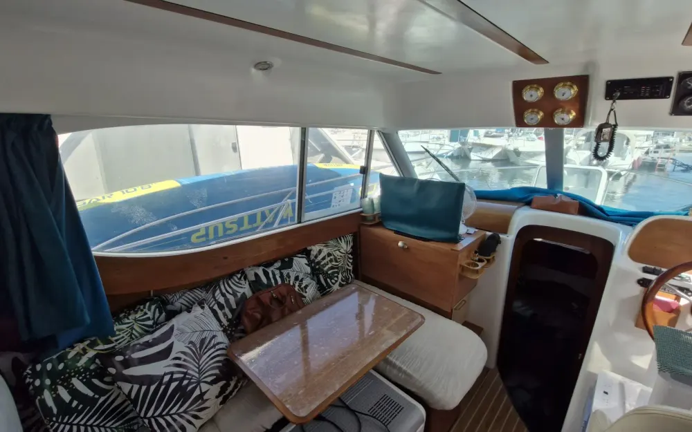 slider 6 Jeanneau Merry Fisher 805