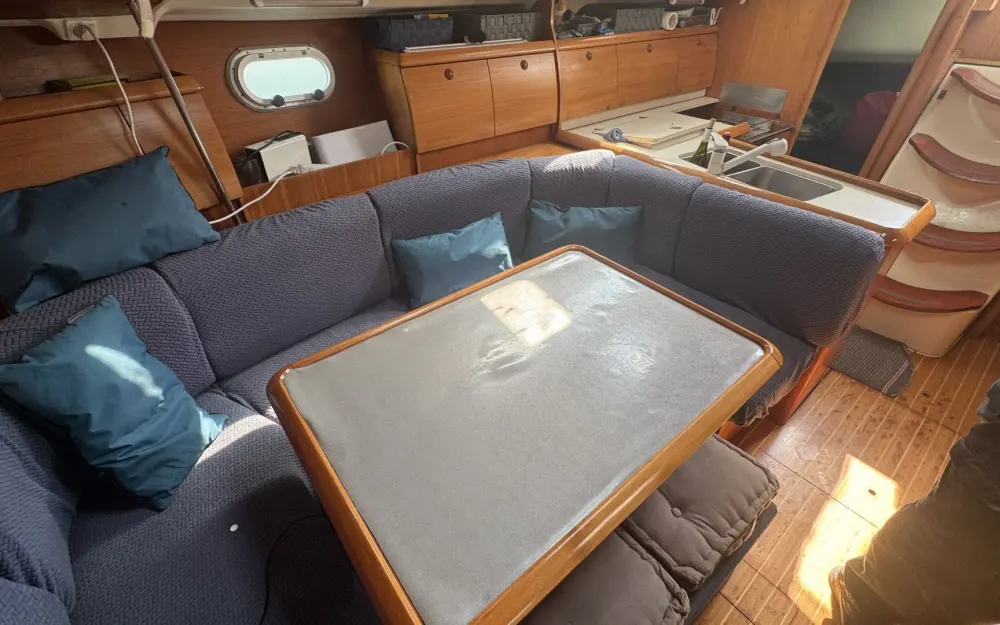 slider 10 Jeanneau Sun Odyssey 40
