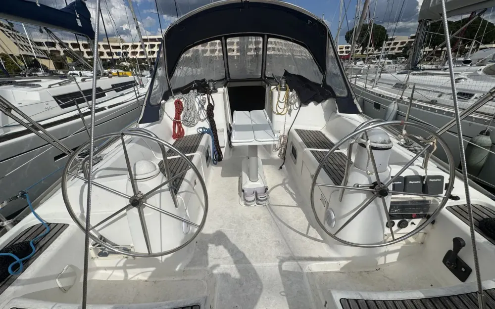 slider 1 Jeanneau Sun Odyssey 40