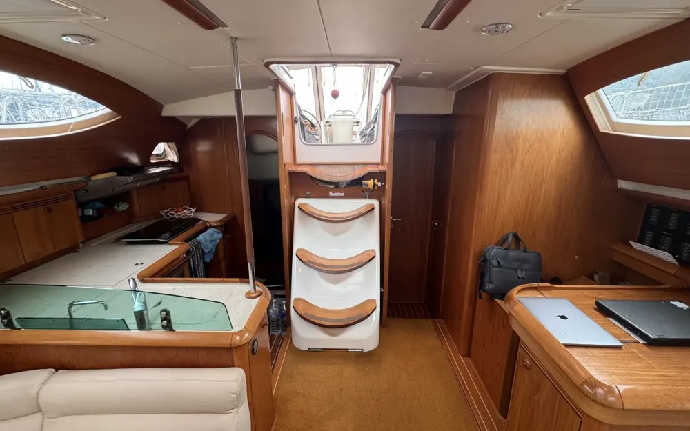slider 13 Jeanneau Sun Odyssey 49 DS