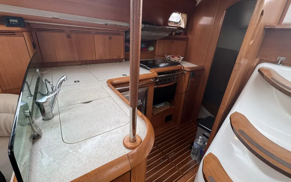 slider 1 Jeanneau Sun Odyssey 49 DS
