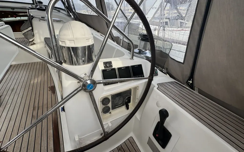 slider 7 Jeanneau Sun Odyssey 49 DS