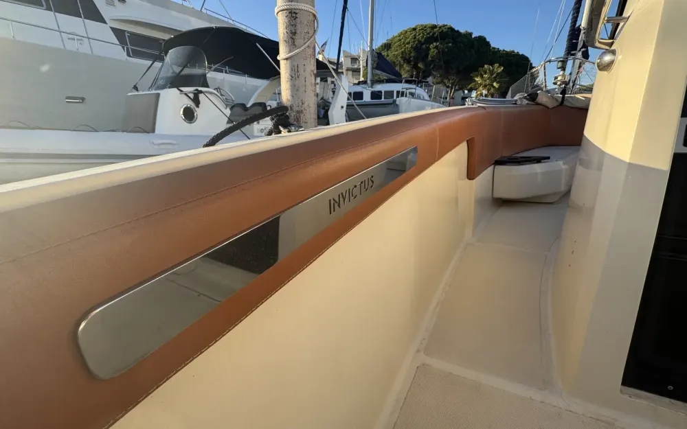 slider 6 Invictus  240 FX