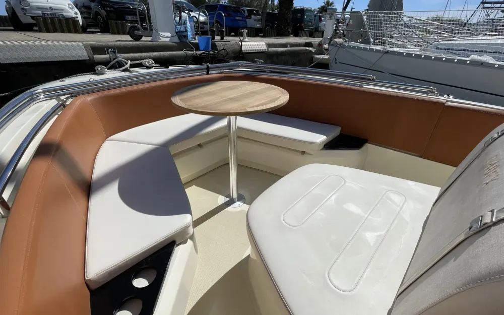 slider 8 Invictus  240 FX