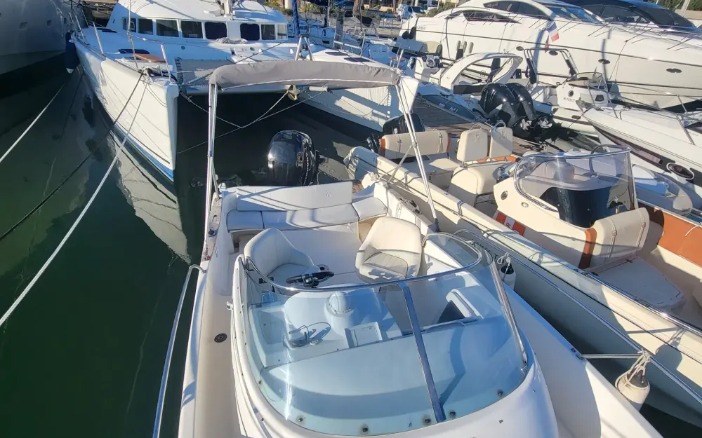 slider 8 Jeanneau Cap Camarat 755 WA