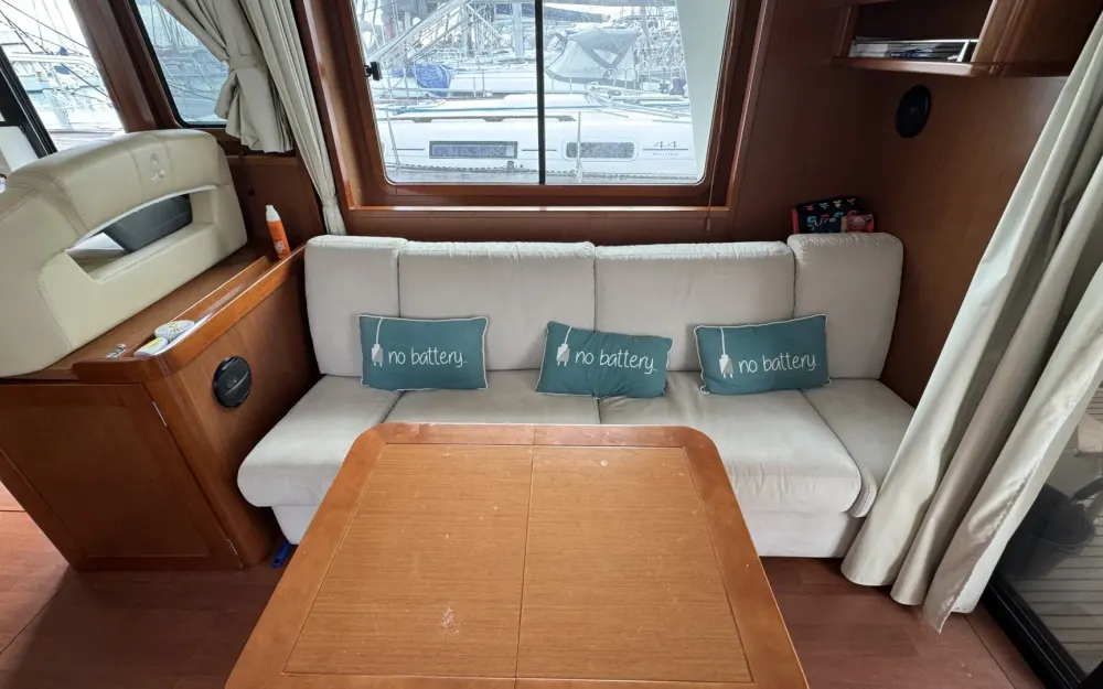 slider 10 Beneteau Swift Trawler 44