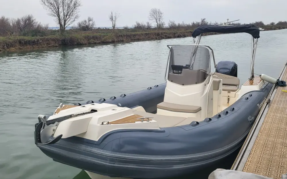 slider 6 Capelli Tempest 700