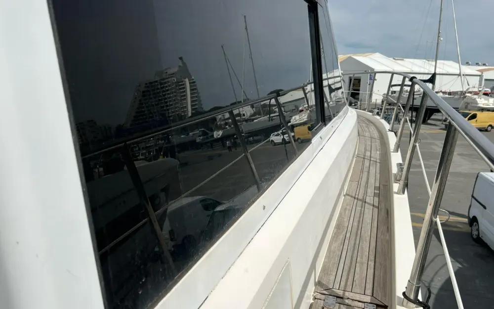 slider 15 Sealine  F 42