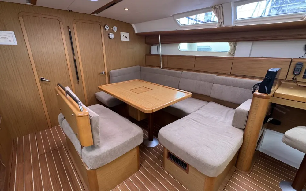 slider 10 Jeanneau Sun Odyssey 49 i