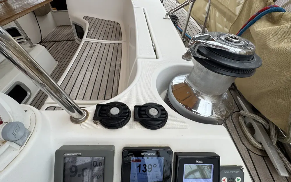 slider 15 Jeanneau Sun Odyssey 49 i