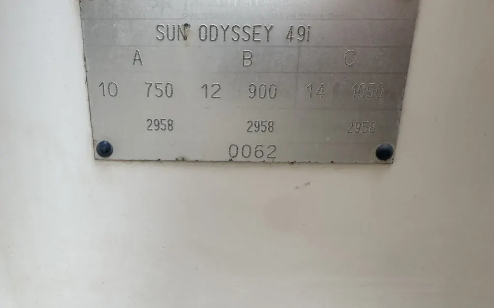 slider 16 Jeanneau Sun Odyssey 49 i