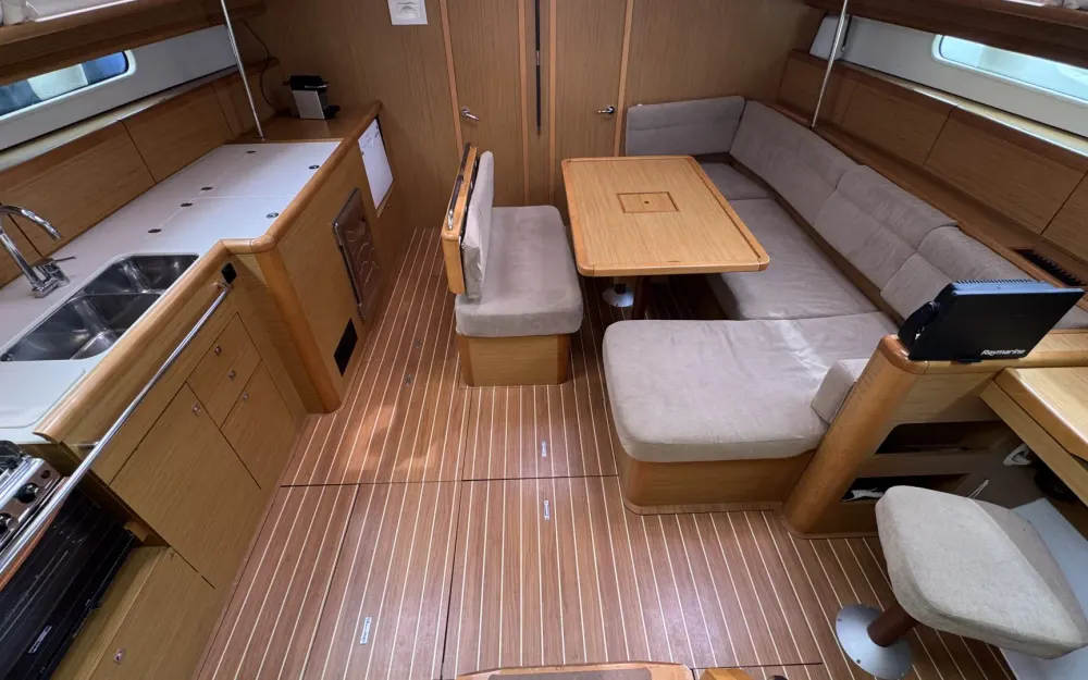 slider 17 Jeanneau Sun Odyssey 49 i