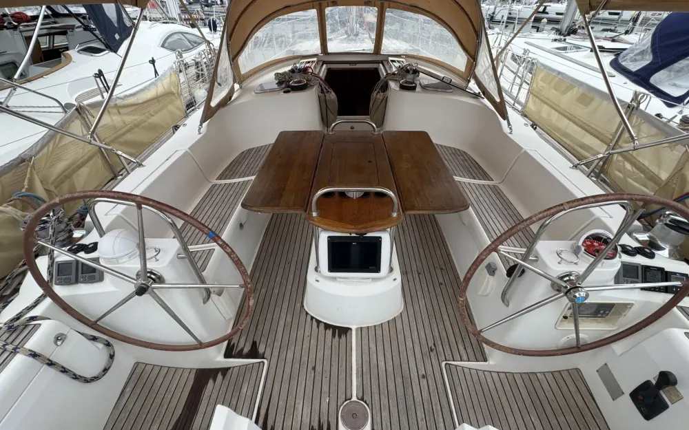 slider 19 Jeanneau Sun Odyssey 49 i