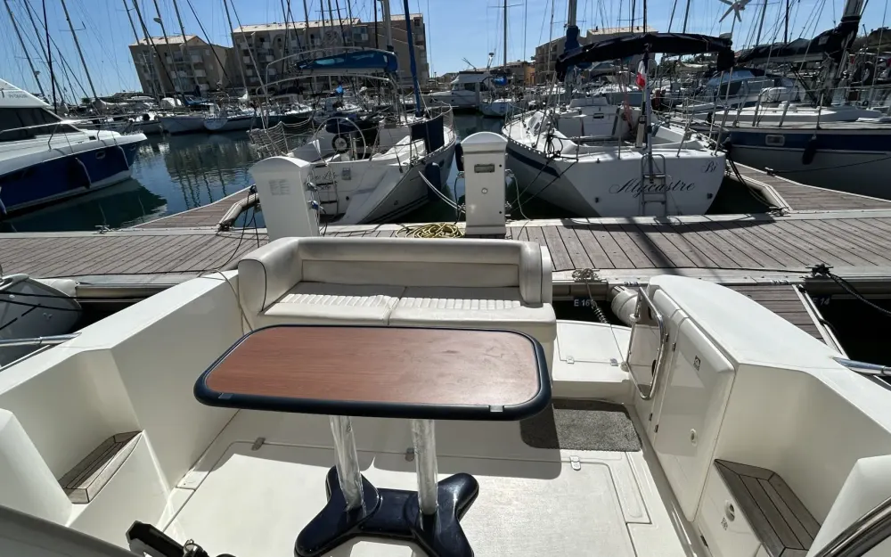 slider 9 Sealine  F 34