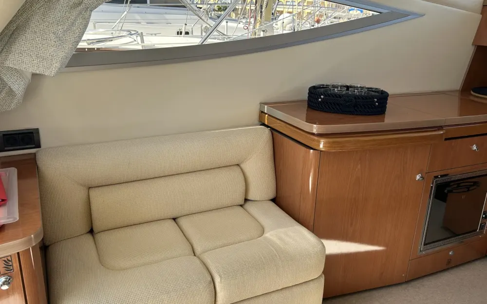 slider 17 Sealine  F 34