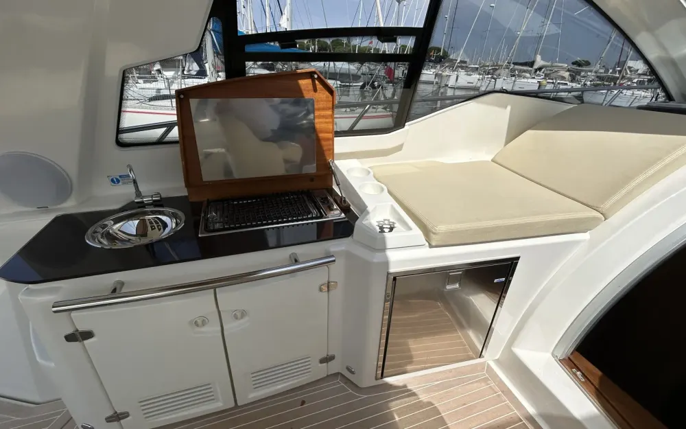 slider 7 Cranchi M 38 Hard Top
