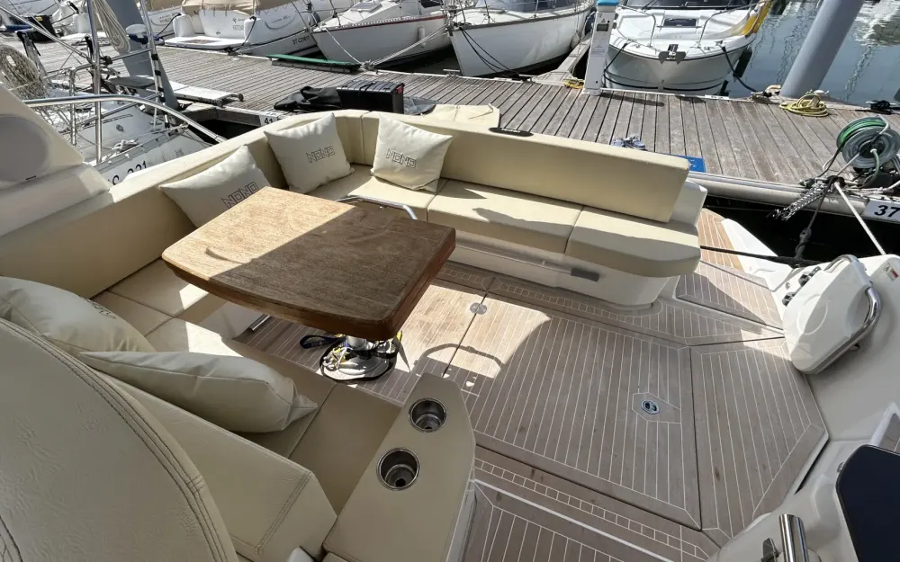 slider 8 Cranchi M 38 Hard Top