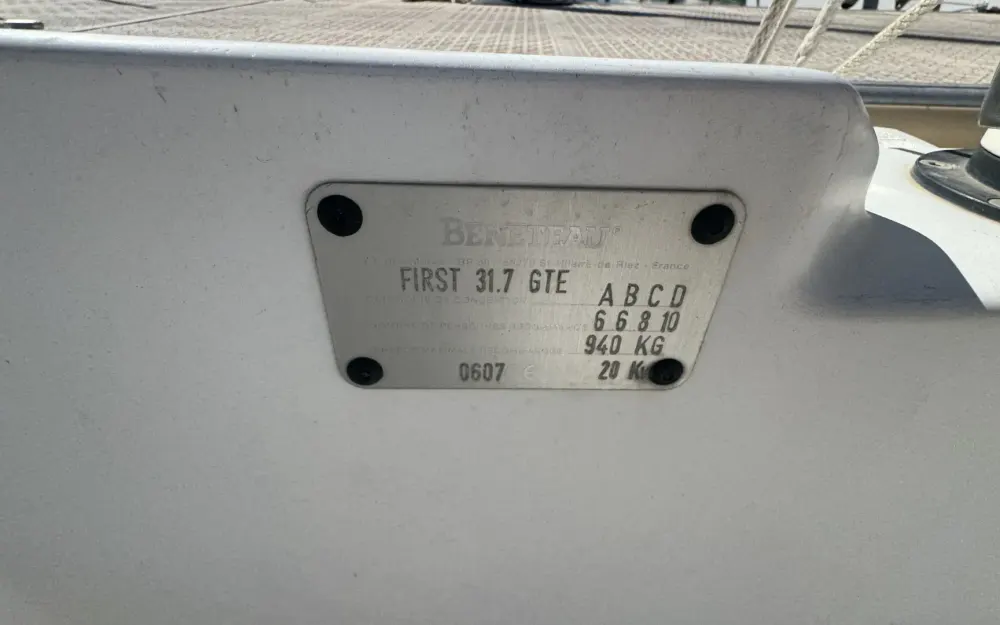 slider 16 Beneteau First 31.7