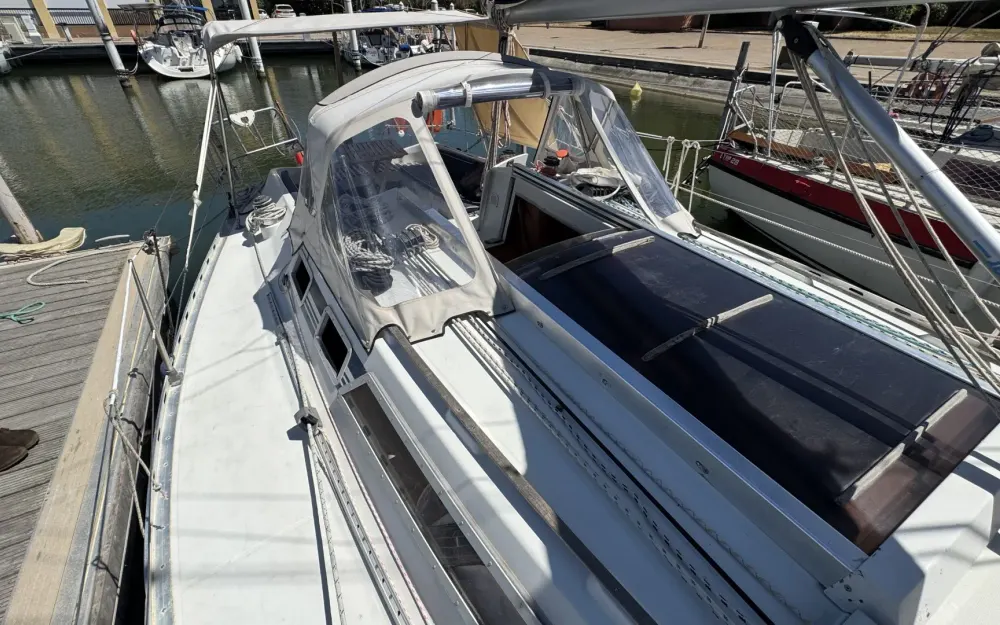 slider 9 Beneteau First 345