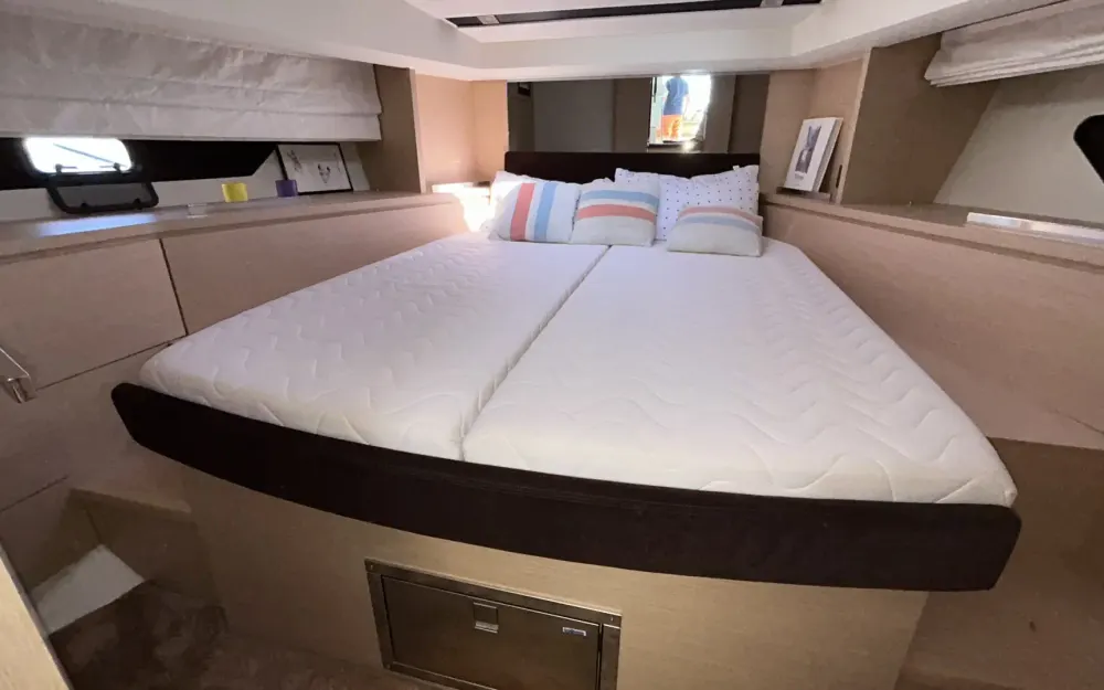 slider 10 Jeanneau Prestige 420 Fly