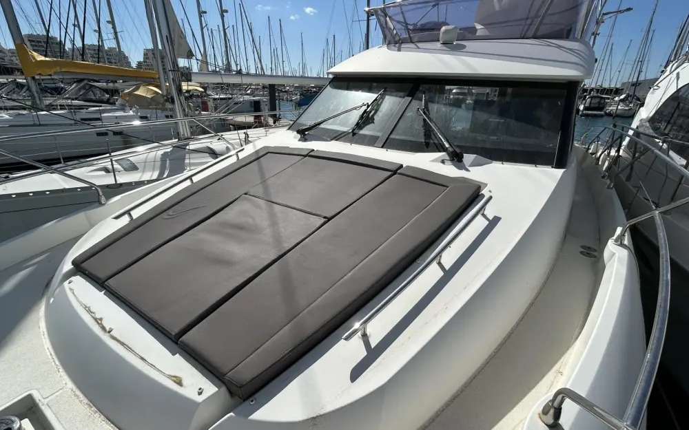 slider 12 Jeanneau Prestige 420 Fly