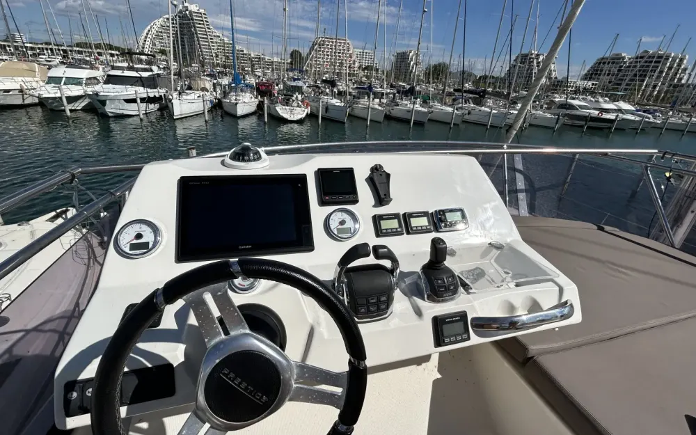 slider 14 Jeanneau Prestige 420 Fly