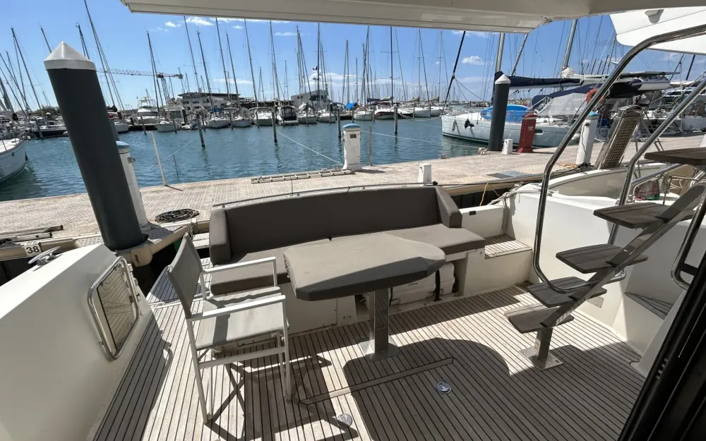 slider 1 Jeanneau Prestige 420 Fly