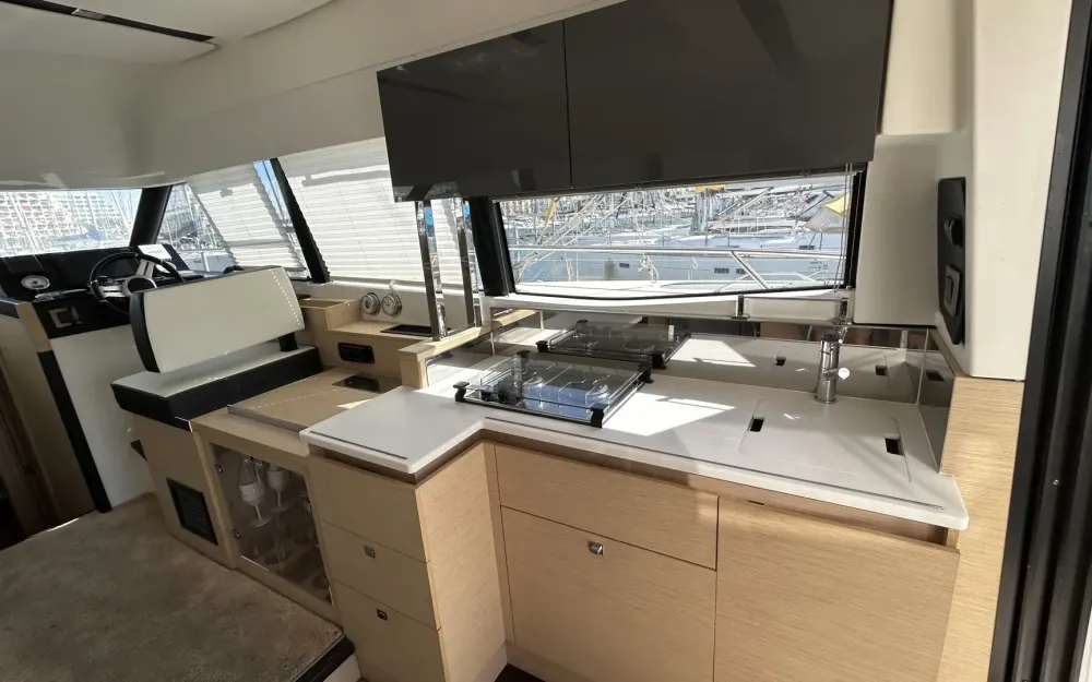slider 3 Jeanneau Prestige 420 Fly