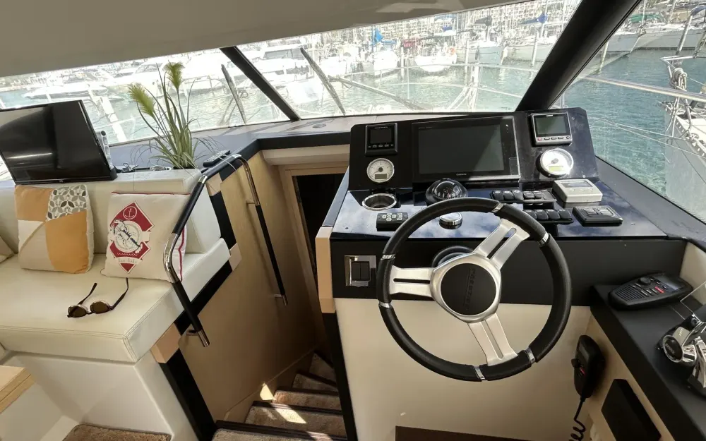slider 4 Jeanneau Prestige 420 Fly