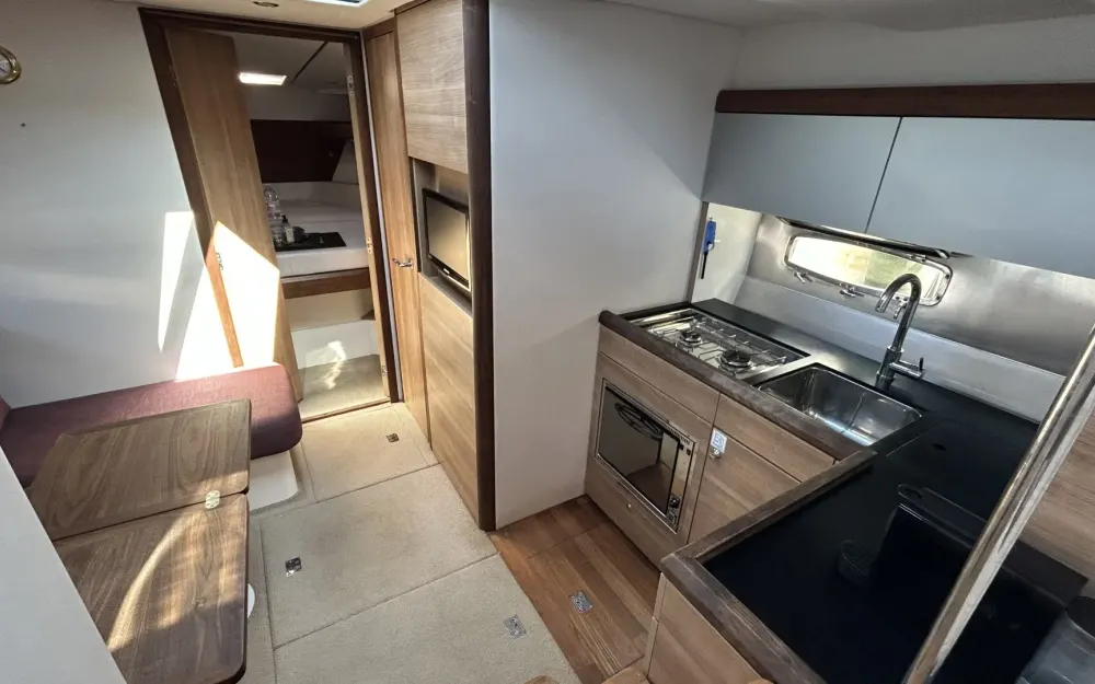 slider 9 Sealine  SC 35