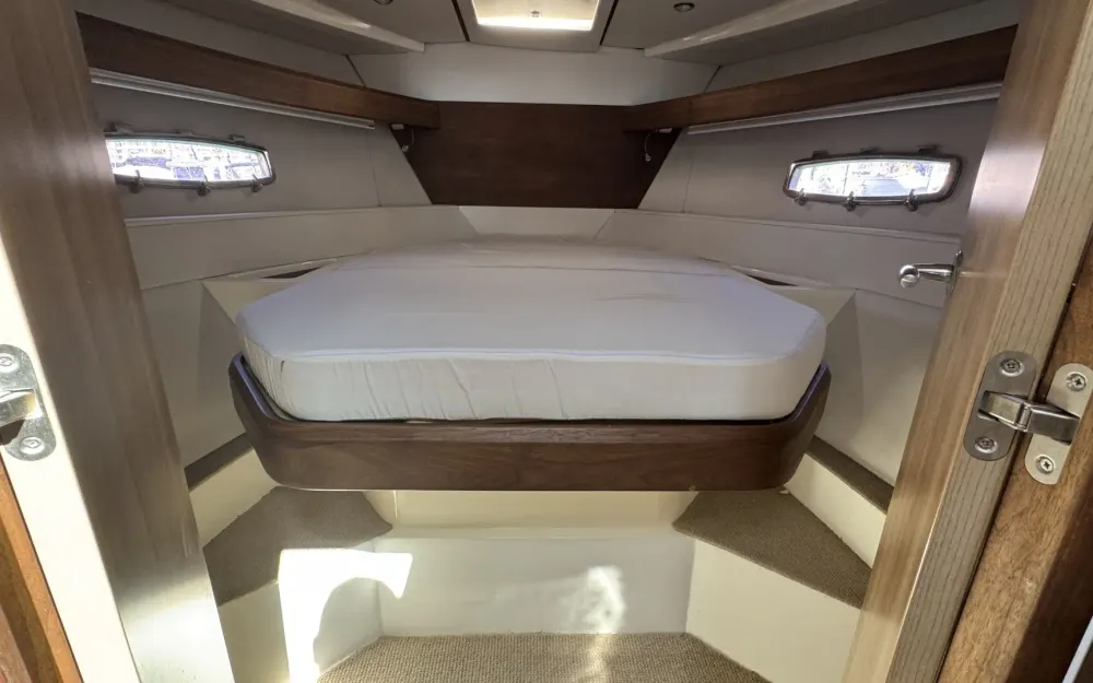 slider 11 Sealine  SC 35