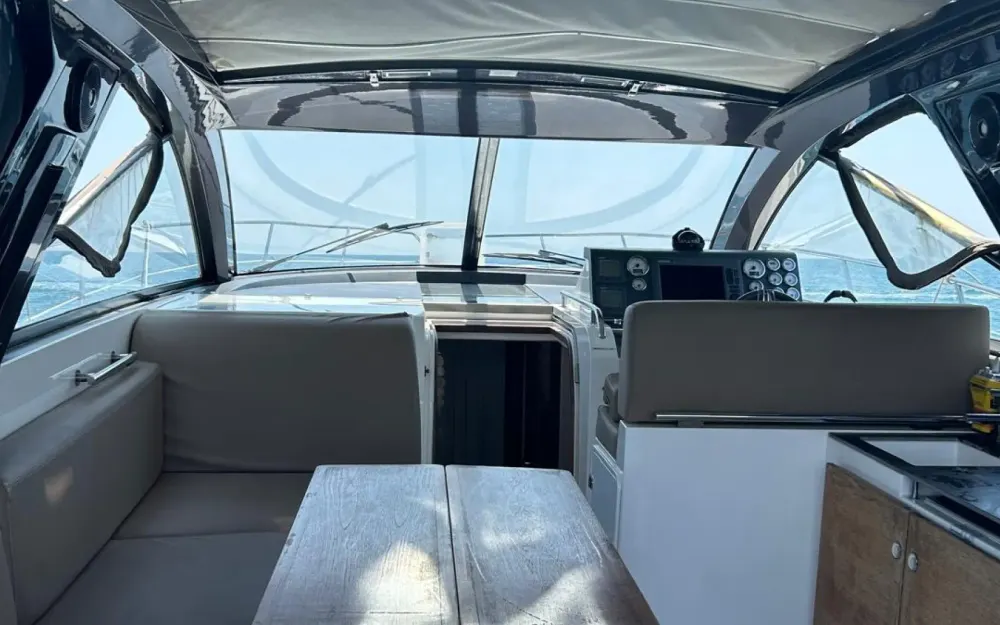 slider 2 Sealine  SC 35
