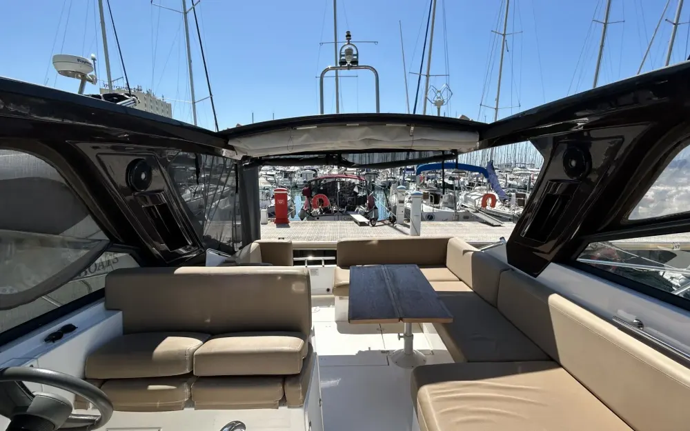 slider 4 Sealine  SC 35