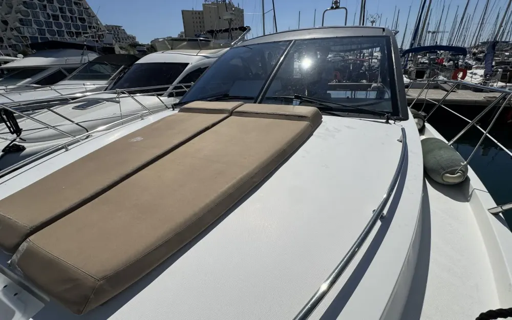 slider 8 Sealine  SC 35