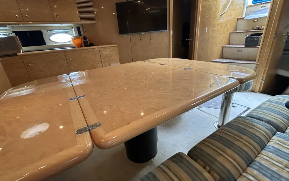 slider 10 Sunseeker Predator 63