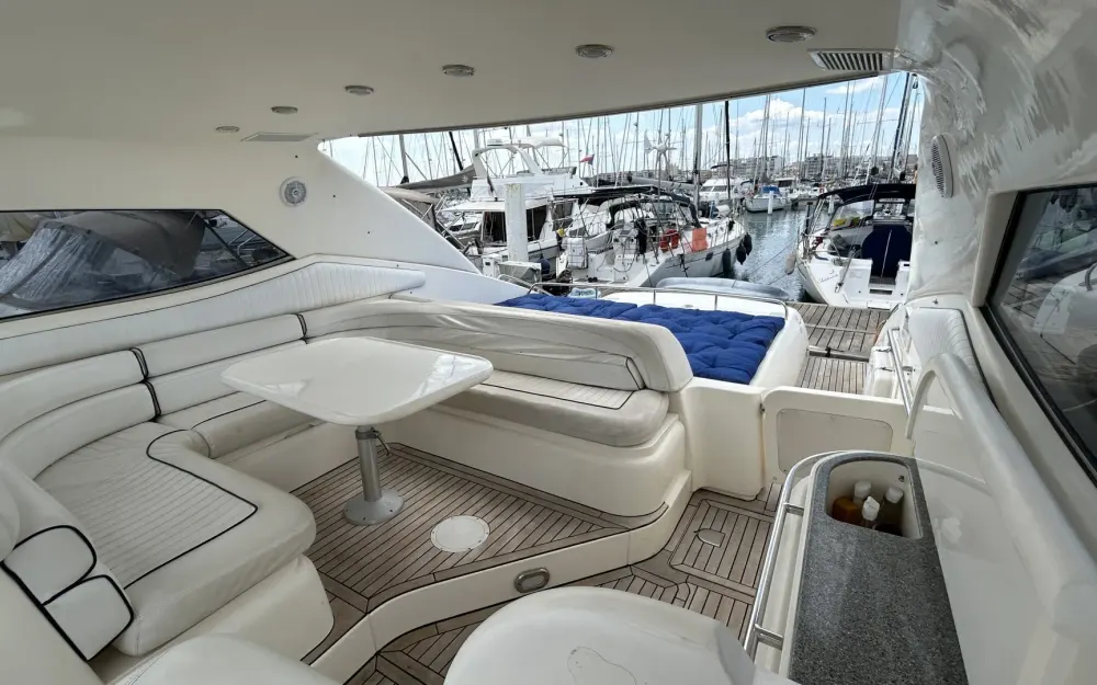 slider 1 Sunseeker Predator 63