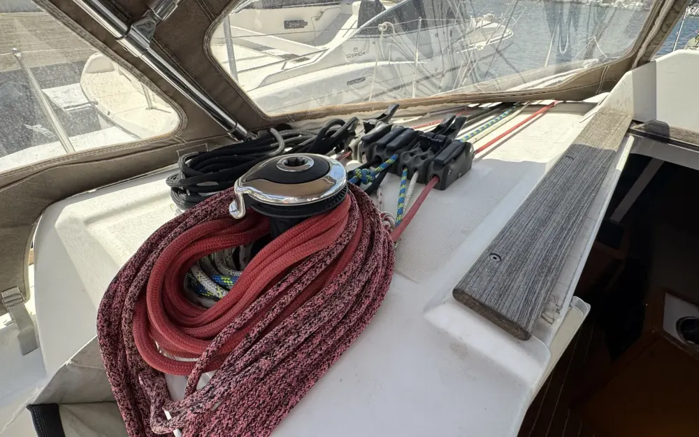 slider 10 Jeanneau Sun Odyssey 33 i