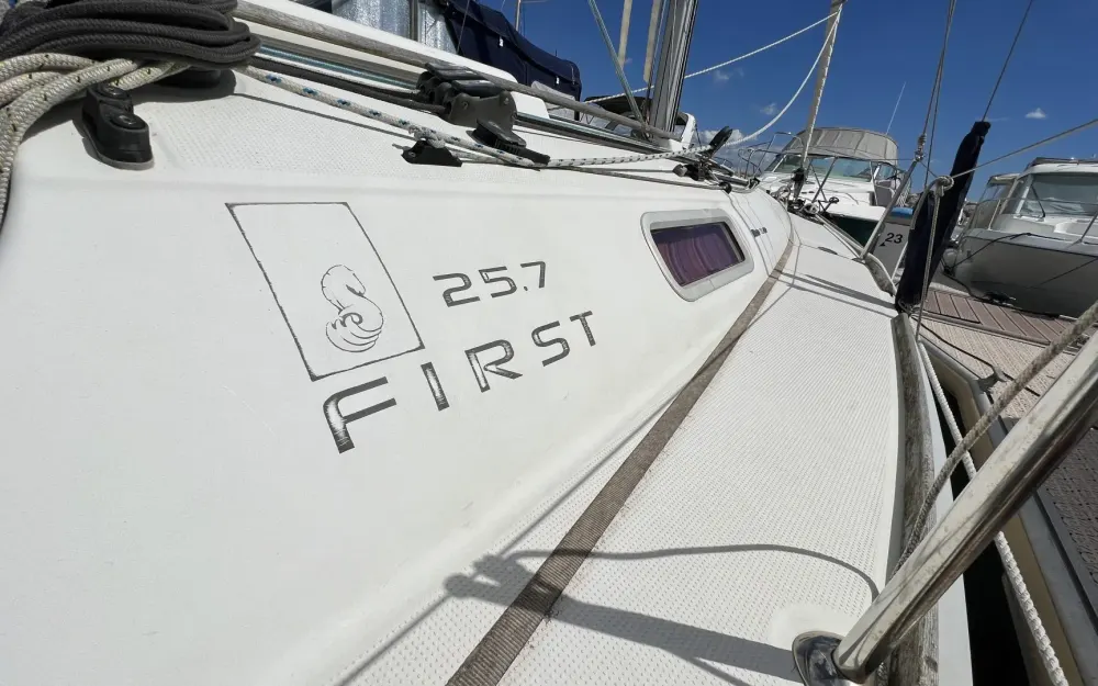 slider 4 Beneteau First 25.7