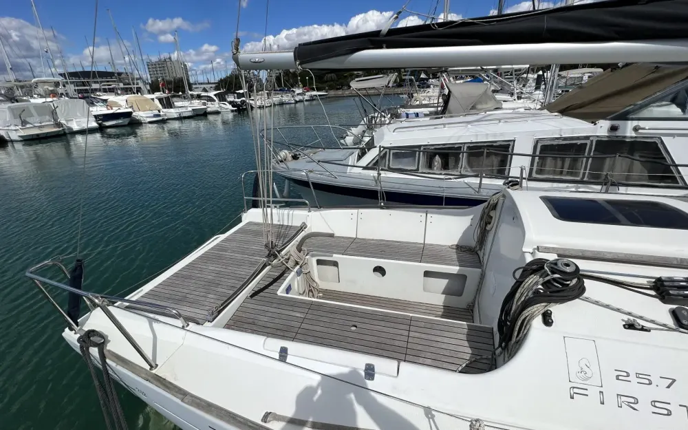 slider 5 Beneteau First 25.7