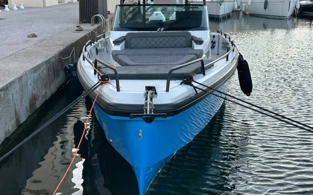 slider 1 Axopar  37 ST