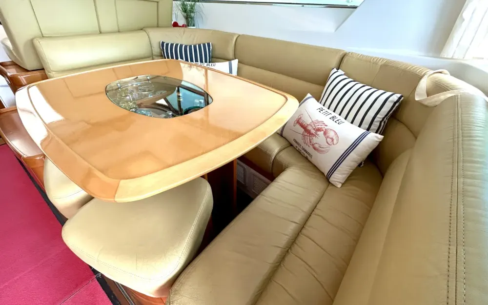 slider 8 Beneteau Flyer 12