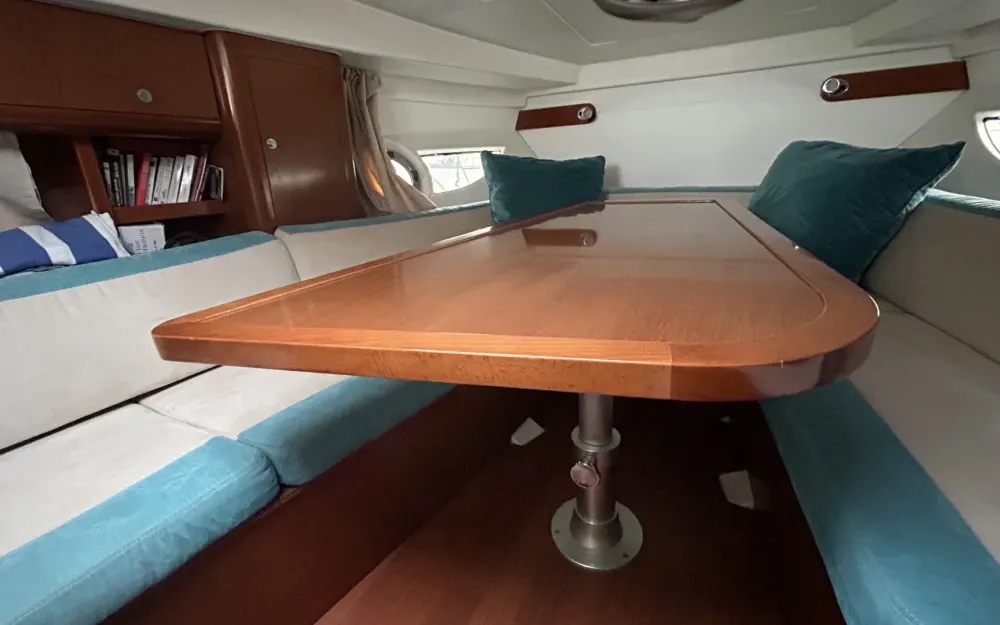 slider 6 Beneteau Gran Turismo 34