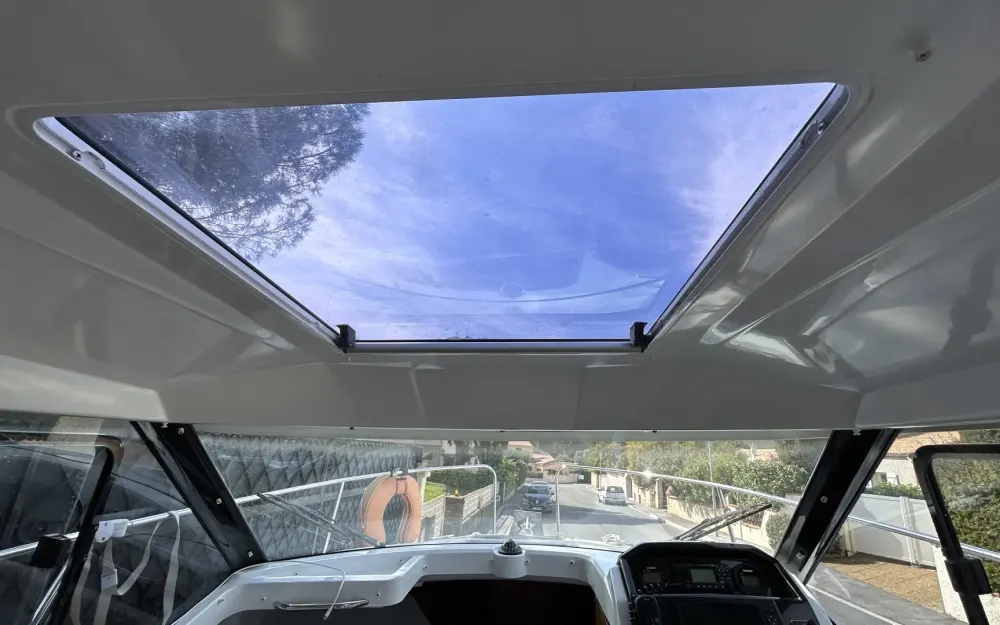 slider 10 Jeanneau Merry Fisher 695